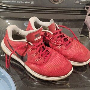 Nike Free RN Sneakers